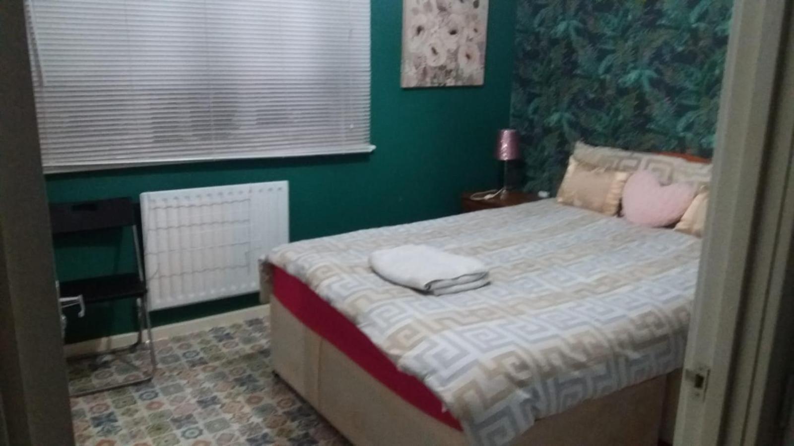 Spacious Double Room Located Within Walking Distance To Seaside And Town Dover Exterior photo
